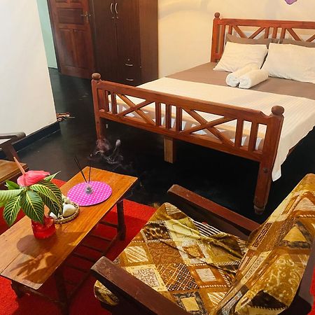 Thaaaru Villa Mirissa Eksteriør bilde