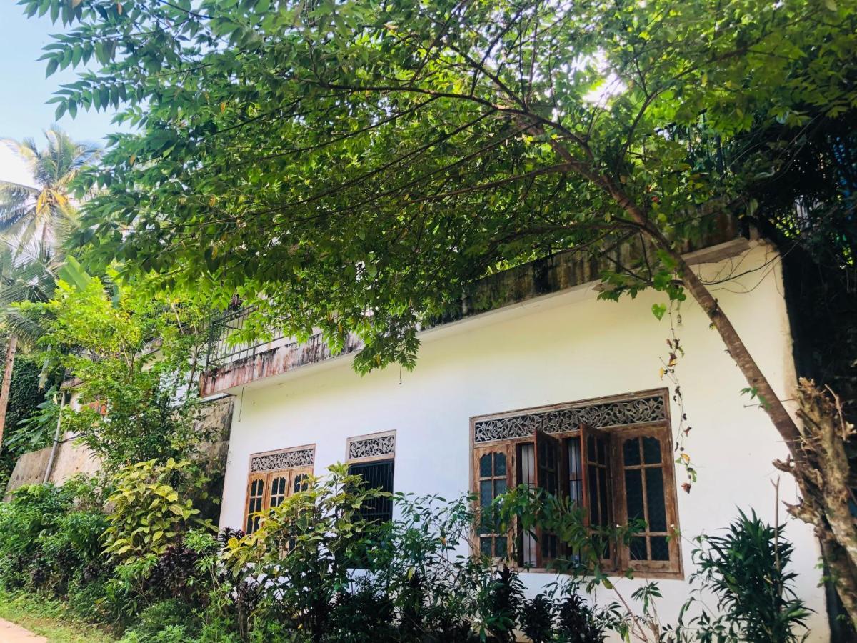 Thaaaru Villa Mirissa Eksteriør bilde